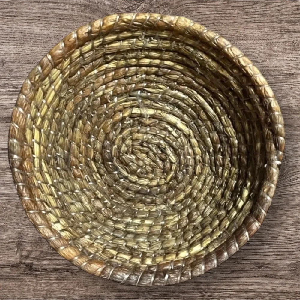 Vintage Handwoven Coiled Basket with Lid Trinket / Storage Box 8.5”